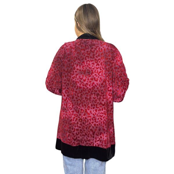 El caballo Kimono animal Print corto