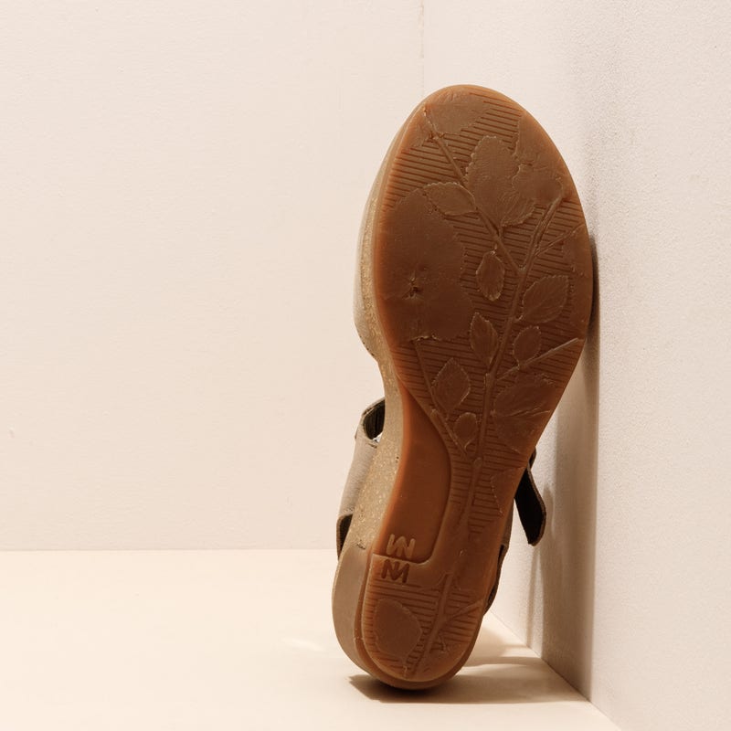 El Naturalista 5001 LEAVES