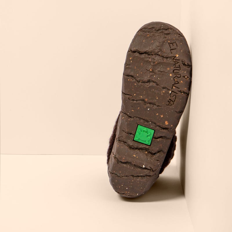 El Naturalista N097 NATURAL GRAIN BROWN / YGGDRASIL