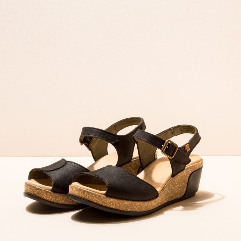 El Naturalista N5000 PLEASANT BLACK / LEAVES