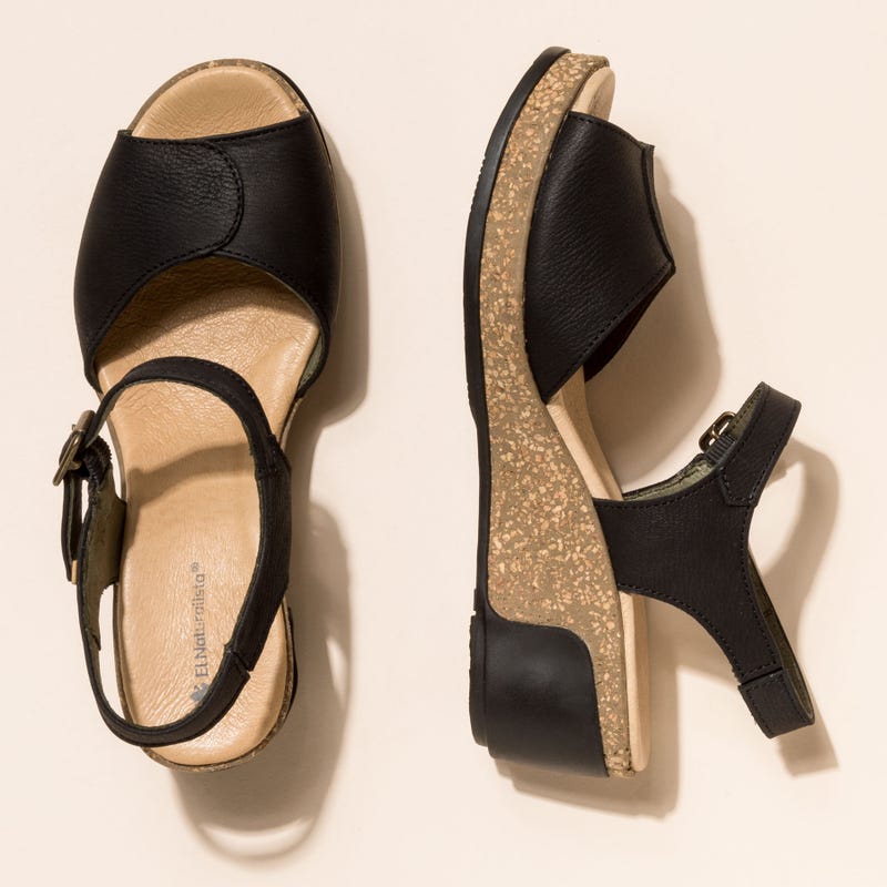 El Naturalista N5000 PLEASANT BLACK / LEAVES