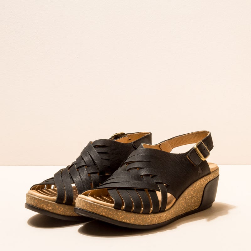 El Naturalista N5018 PLEASANT BLACK / LEAVES