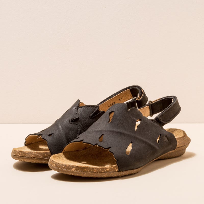 El Naturalista N5068 PLEASANT BLACK / WAKATAUA