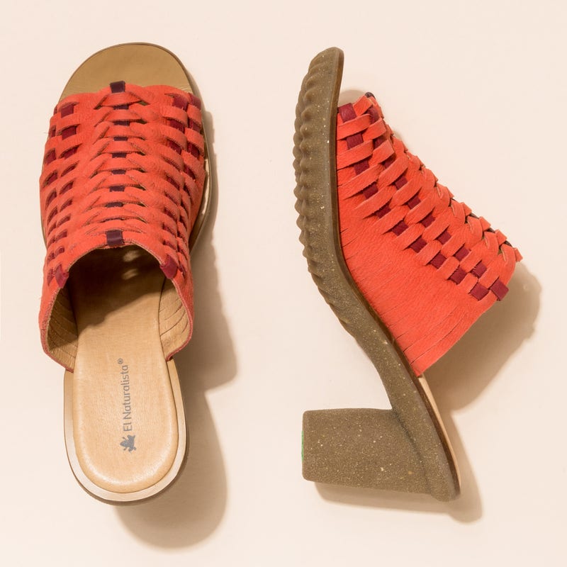 El Naturalista N5162 PLEASANT CORAL / TRIVIA