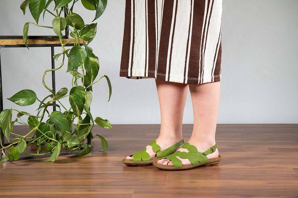 El Naturalista N5223 SOFT GRAIN LIME/ TORCAL