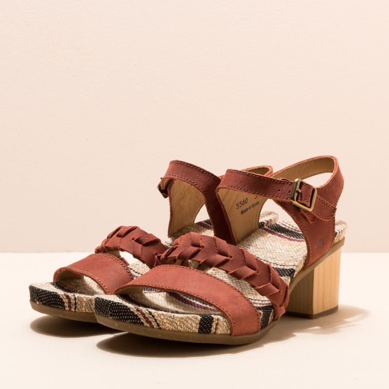 El Naturalista N5560 PLEASANT CALDERA /DEBA