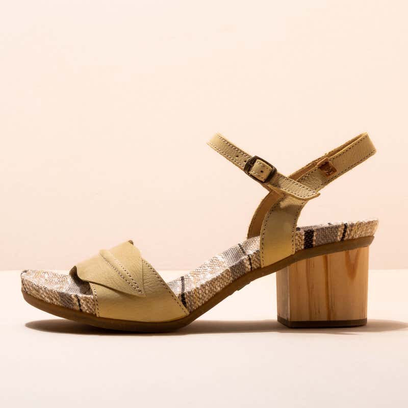 El naturalista N5561 PLEASANT SUNLIGHT /DEBA