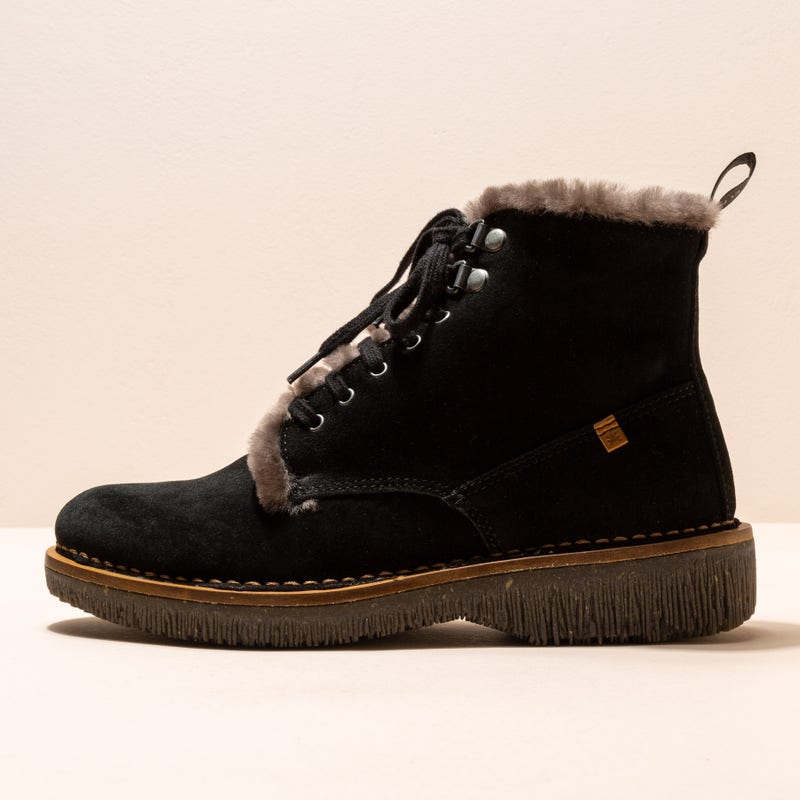 El naturalista N5579 LUX SUEDE BLACK/VOLCANO