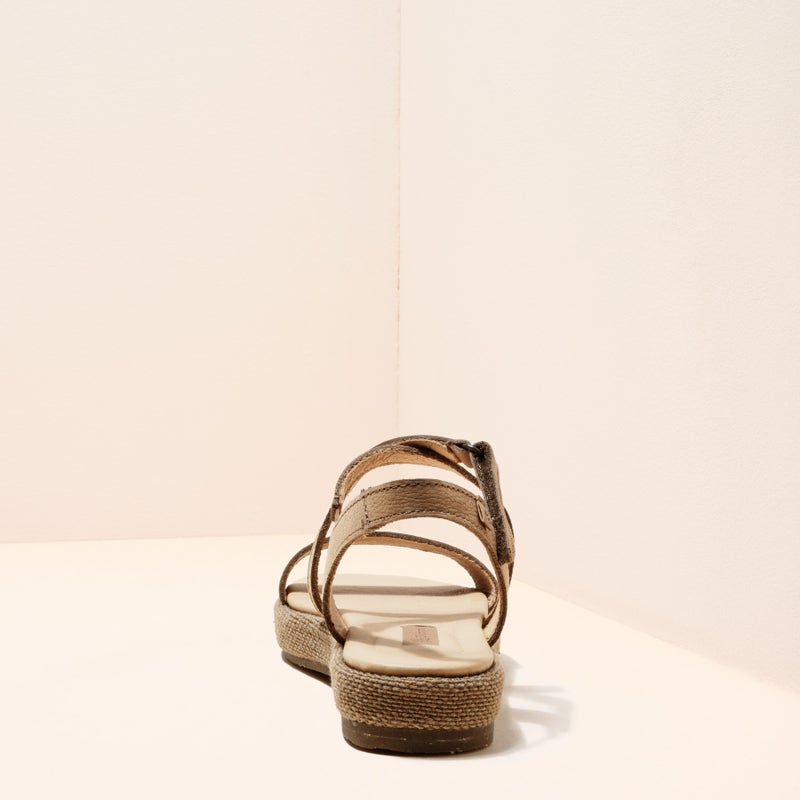 El Naturalista N5882 PLEASANT PIEDRA / BOSANA