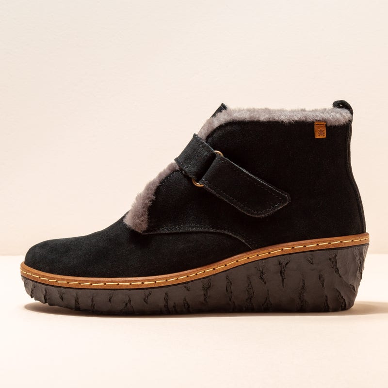 El naturalista N5166 LUX SUEDE BLACK / MYTH YGGDRASIL