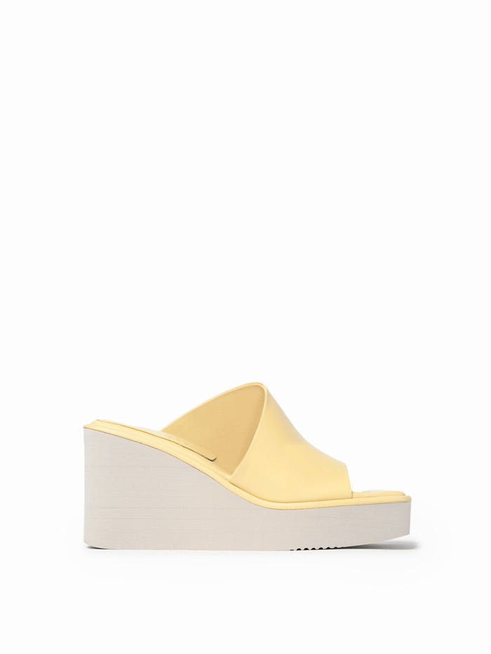 Equitare IZOLDA - Napasoft Suave Amarillo