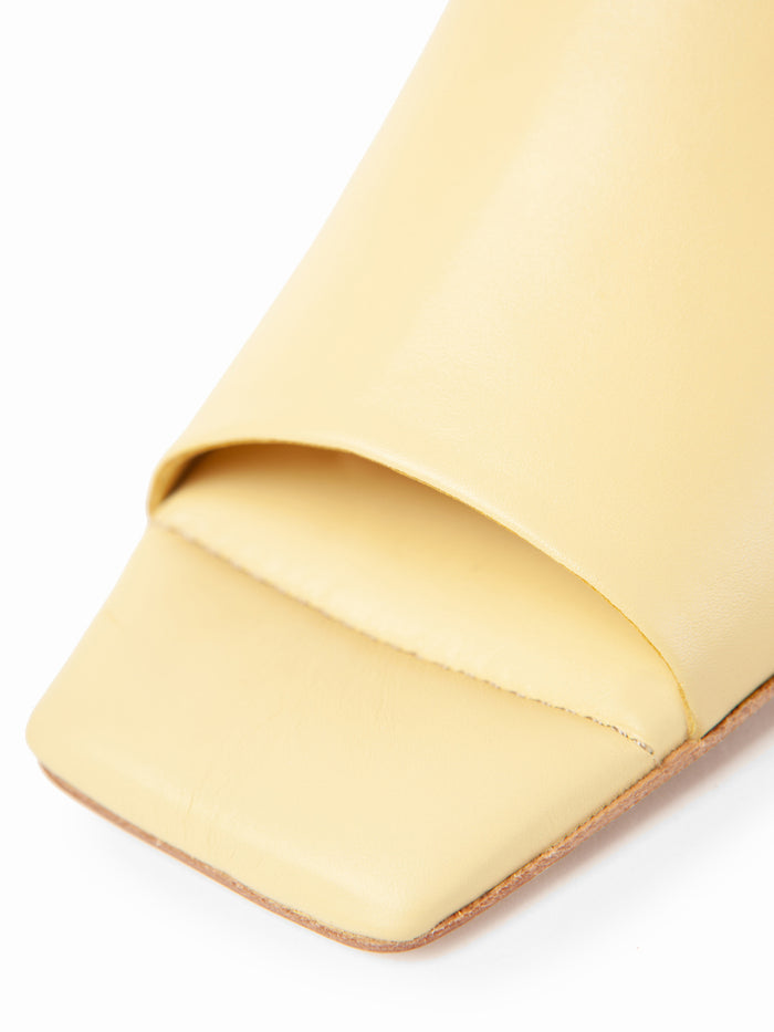 Equitare MINKA - Napasoft Suave Amarillo