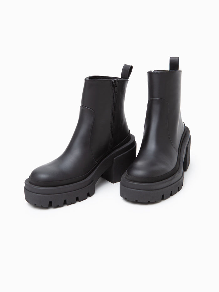 Equitare NORA - Camus Negro