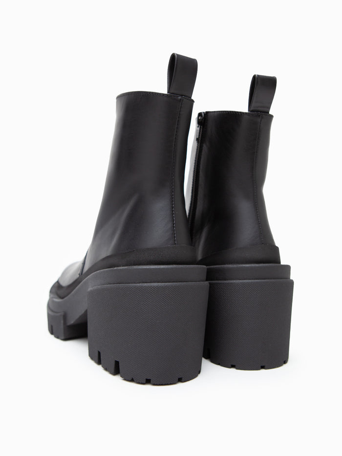 Equitare NORA - Camus Negro