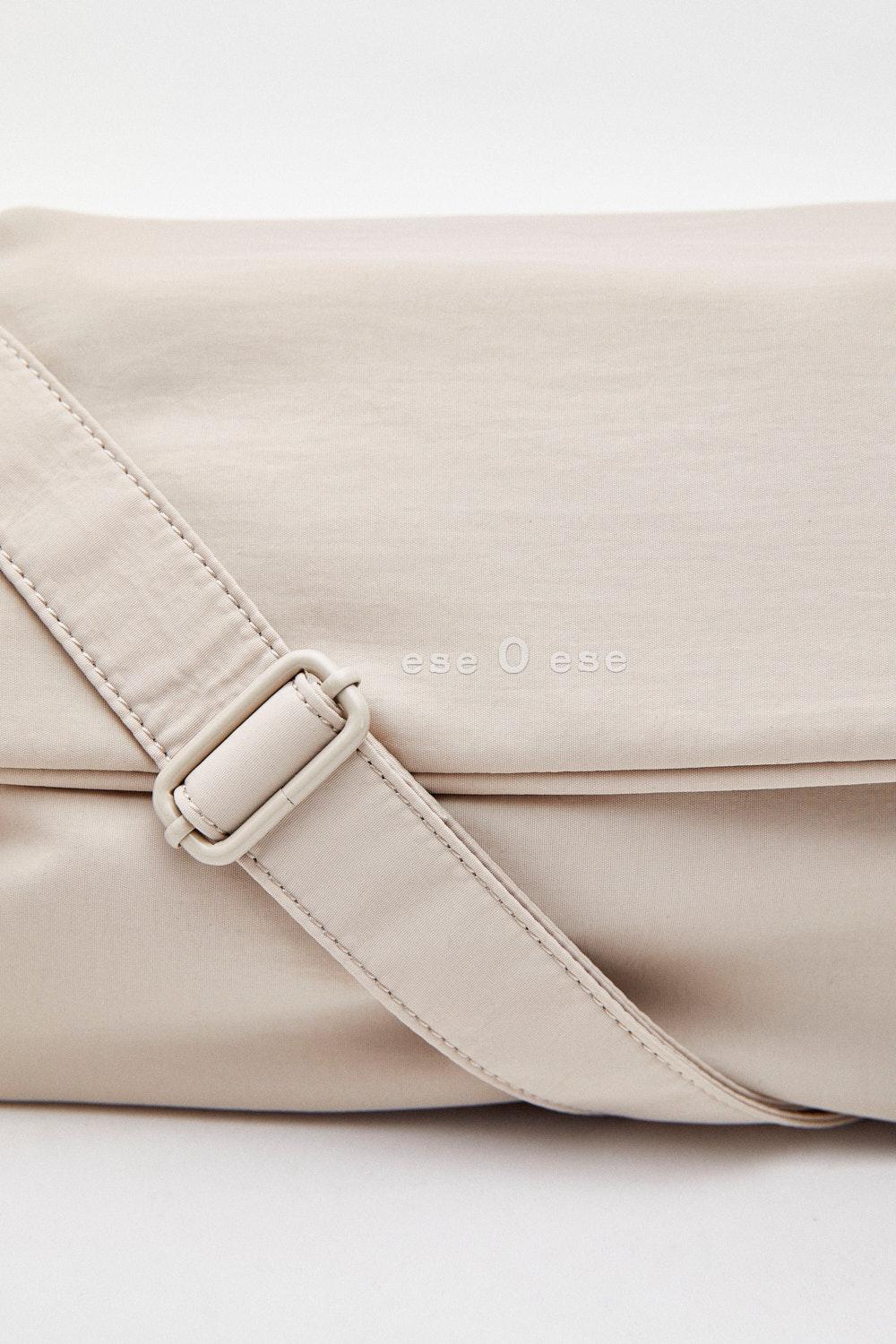 Eseoese BANDOLERA OSLO