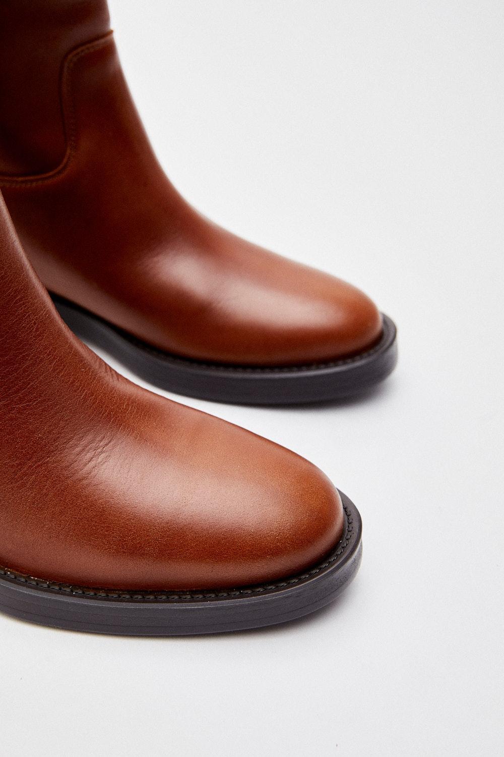 Eseoese BOTA BALMORAL