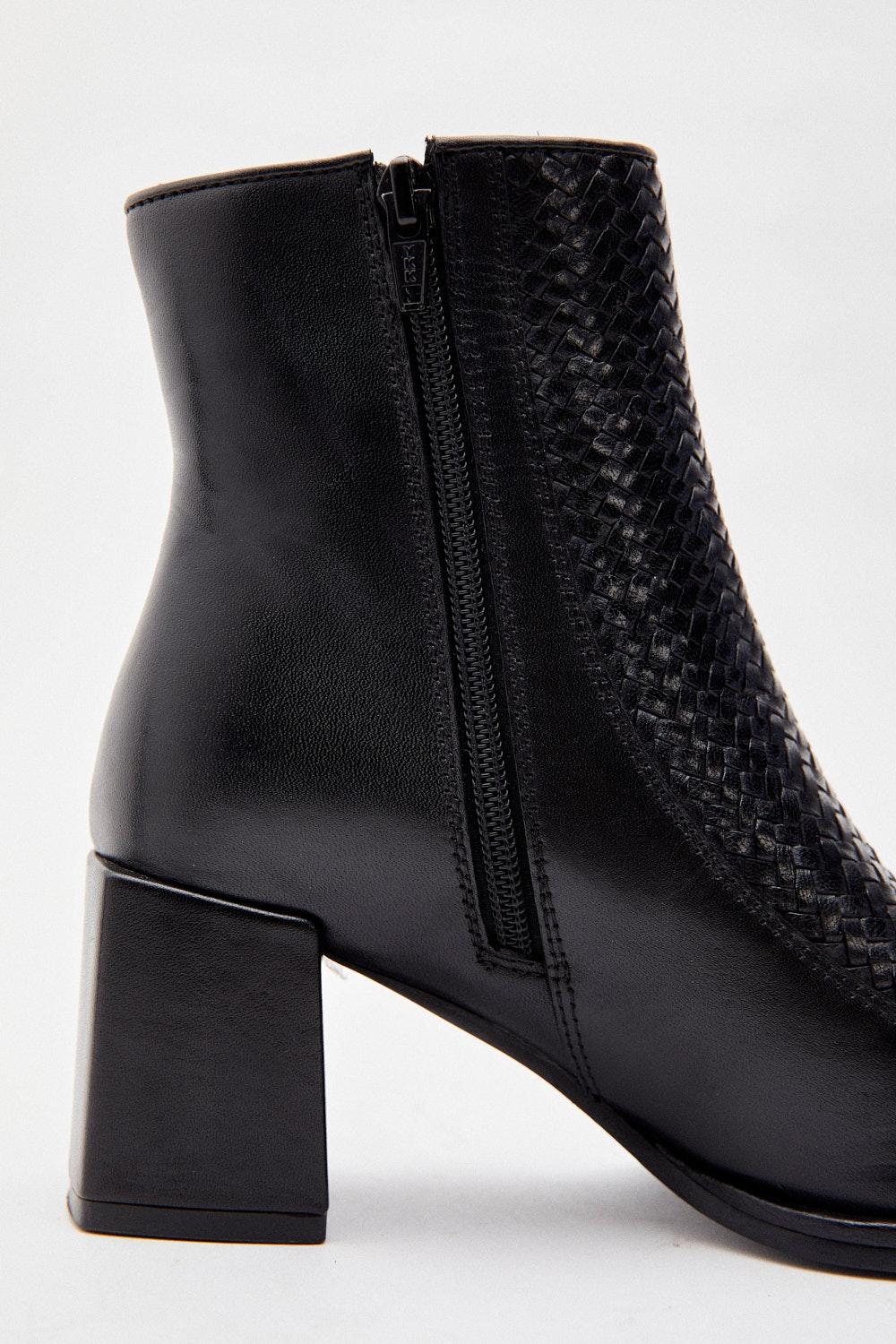 Eseoese BOTÍN LONDON