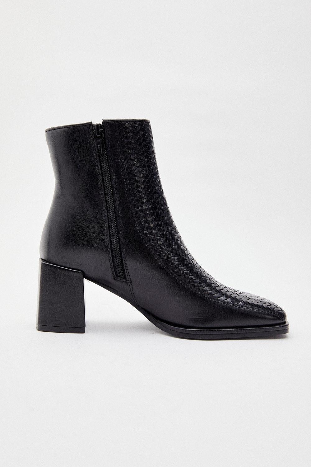 Eseoese BOTÍN LONDON