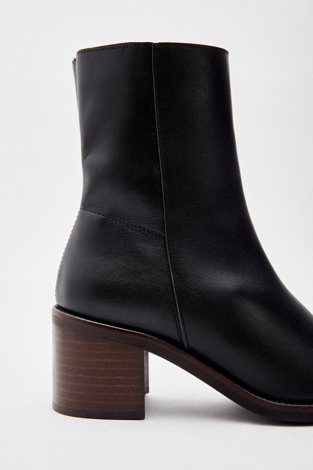 Eseoese BOTÍN TWIGGY