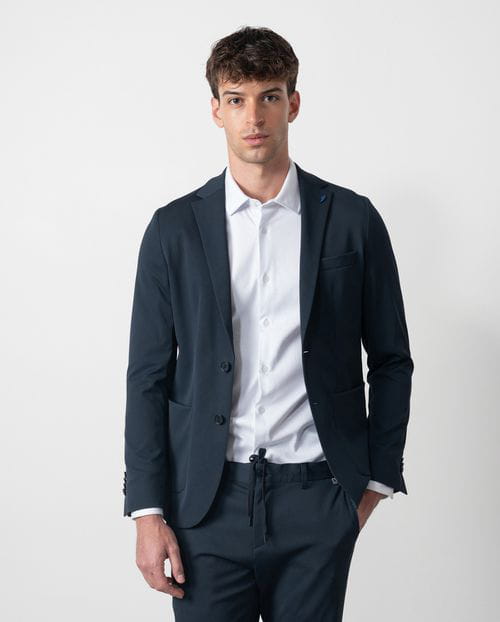 Etiem Americana Desestructurada Sin Forro Slim Fit En Tejido Técnico Elástico