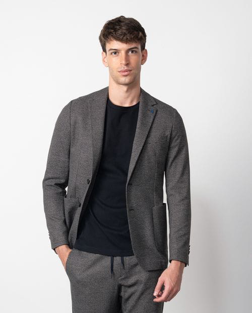 Etiem Americana Slim Fit Sin Forro Y Desestructurada Realizada En Punto De Pata De Gallo