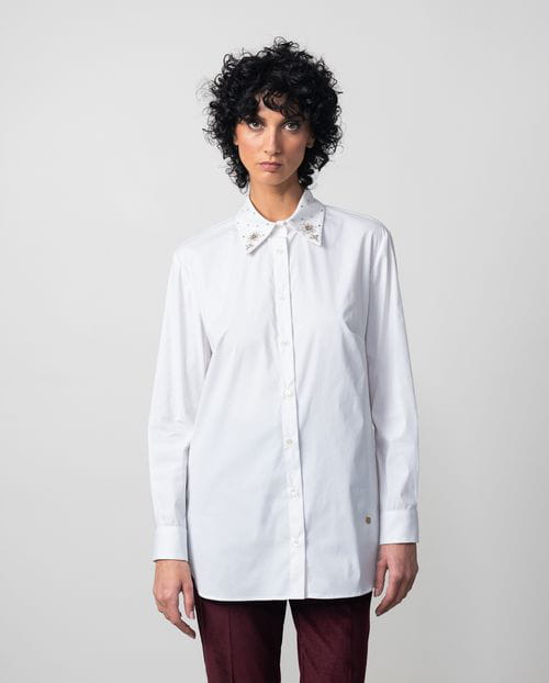 Etiem Blusón Largo De Popelín Con Pedrería En El Cuello