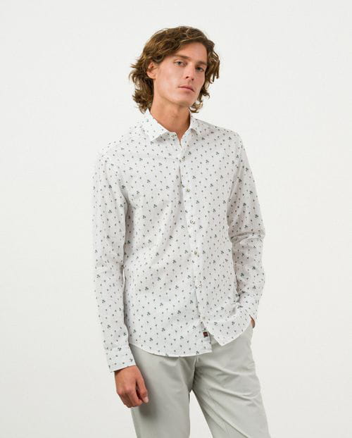 Etiem Camisa sport slim fit en estampadito palmeras de algodón