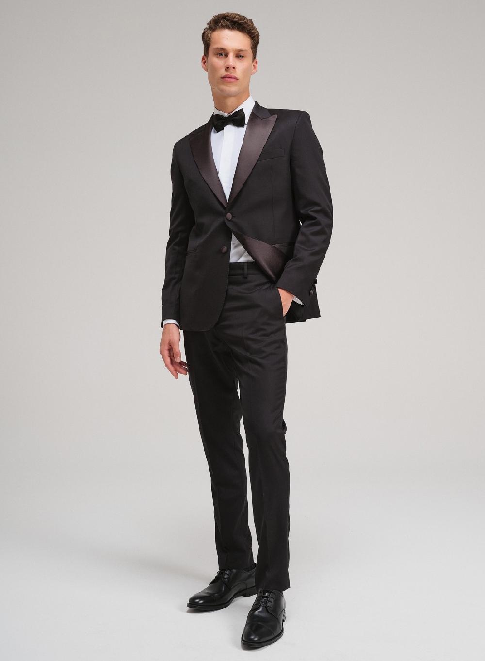 Etiqueta negra camisa ceremonia gemelos made in italy