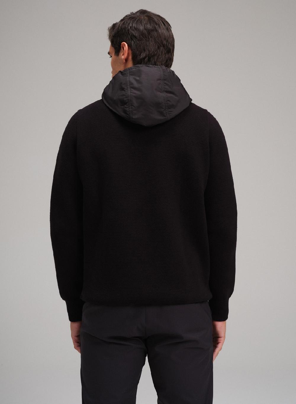 Etiqueta Negra Campera Capucha Cierres Engomados Nylon