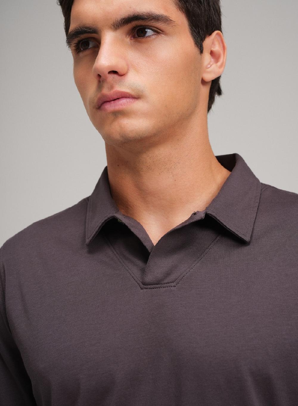 Etiqueta Negra Chomba Boton Cartera V Manga Larga Luxury