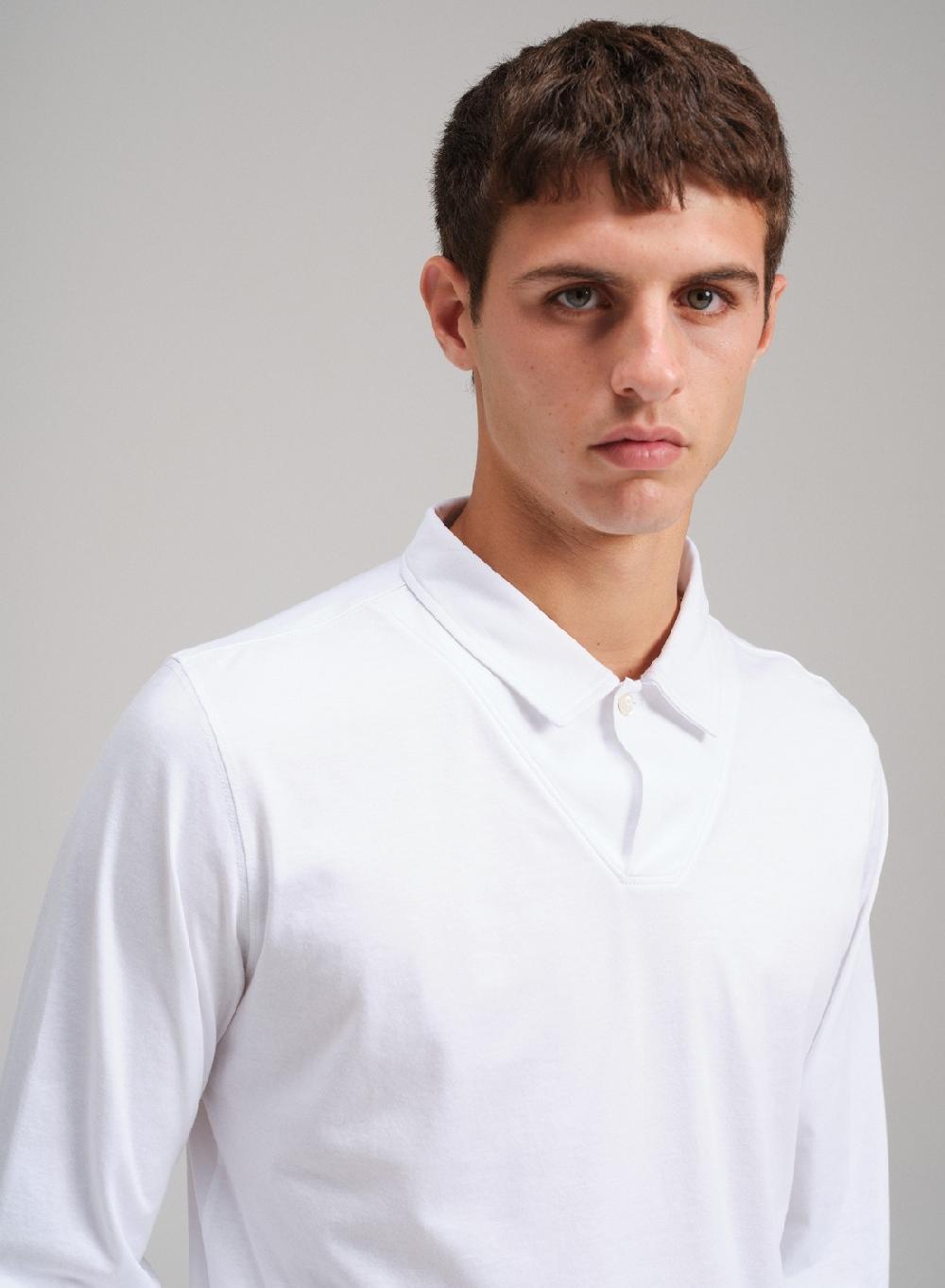 Etiqueta negra Chomba boton cartera V manga larga luxury