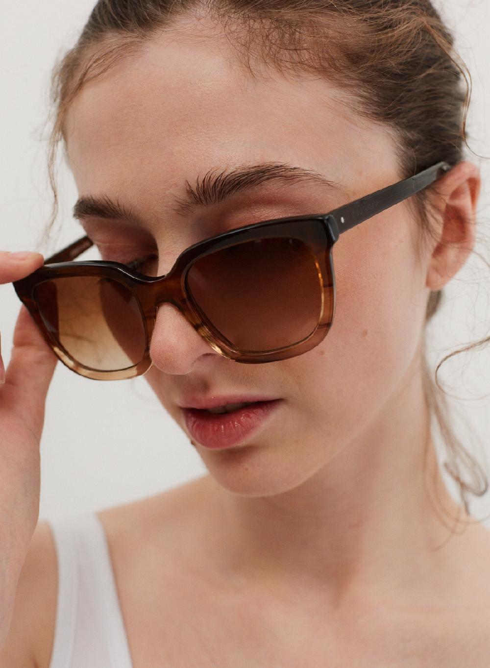 Etiqueta negra Anteojos sol N3