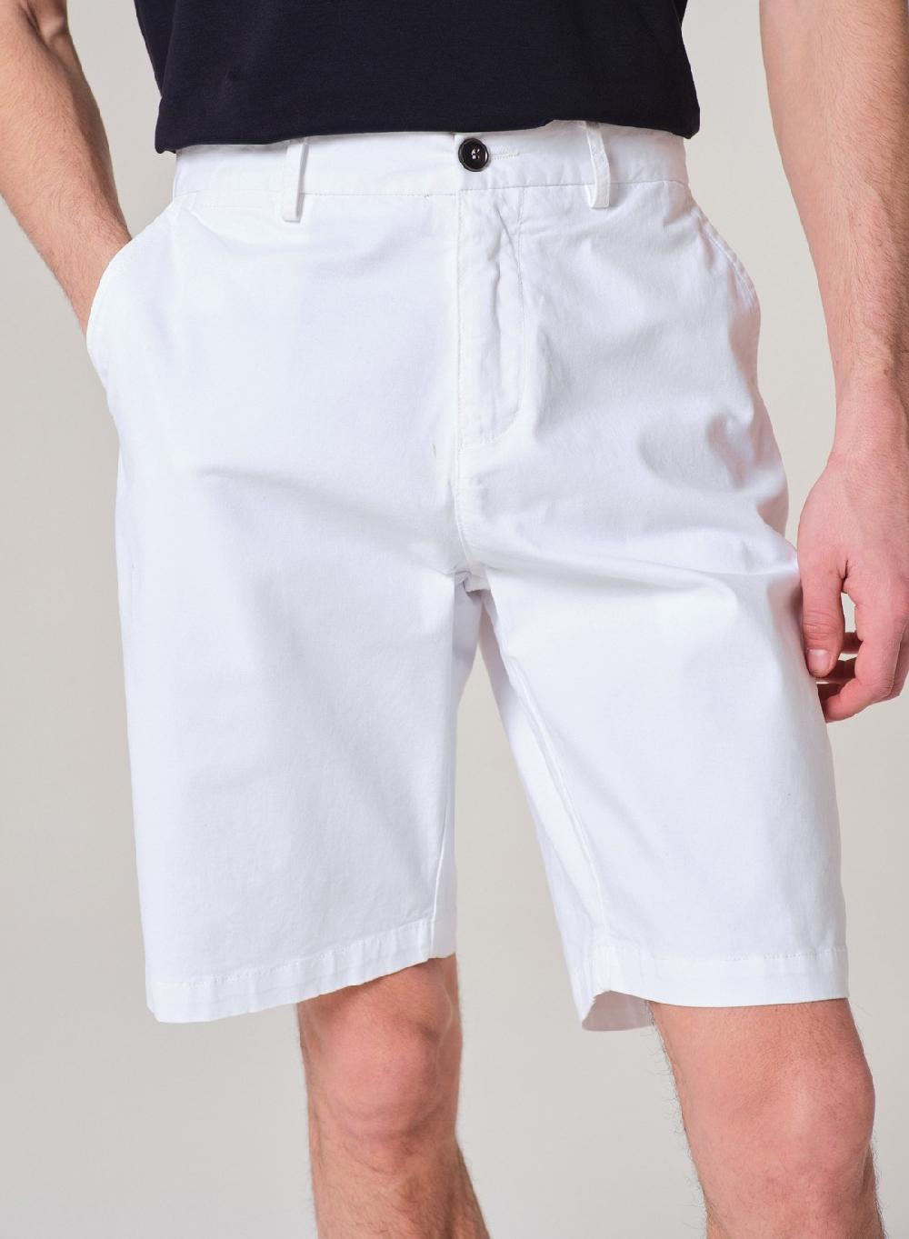 Etiqueta negra Bermuda gabardina garment dye