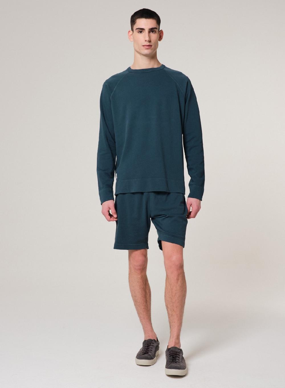 Etiqueta negra Buzo cuello U french terry liviano