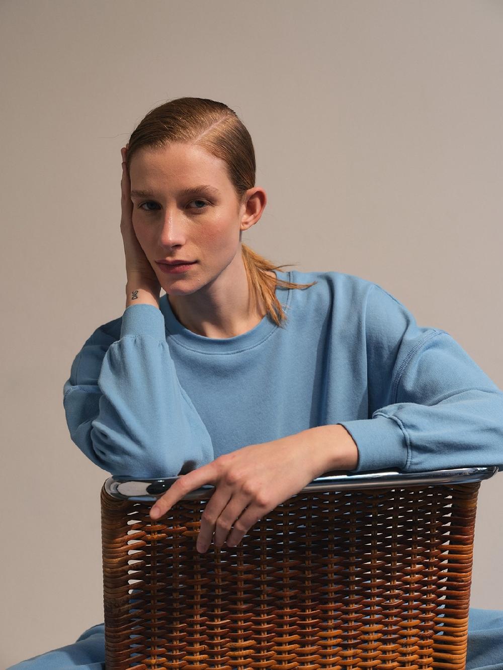 Etiqueta negra Buzo french terry