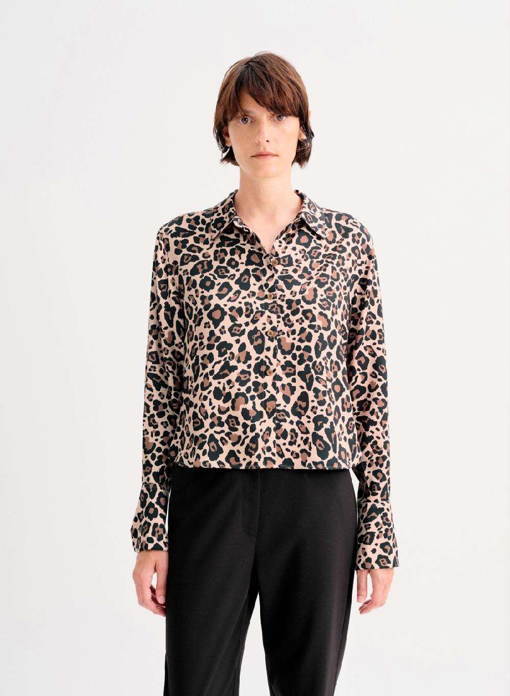 Etiqueta negra Camisa clasica saten estampado