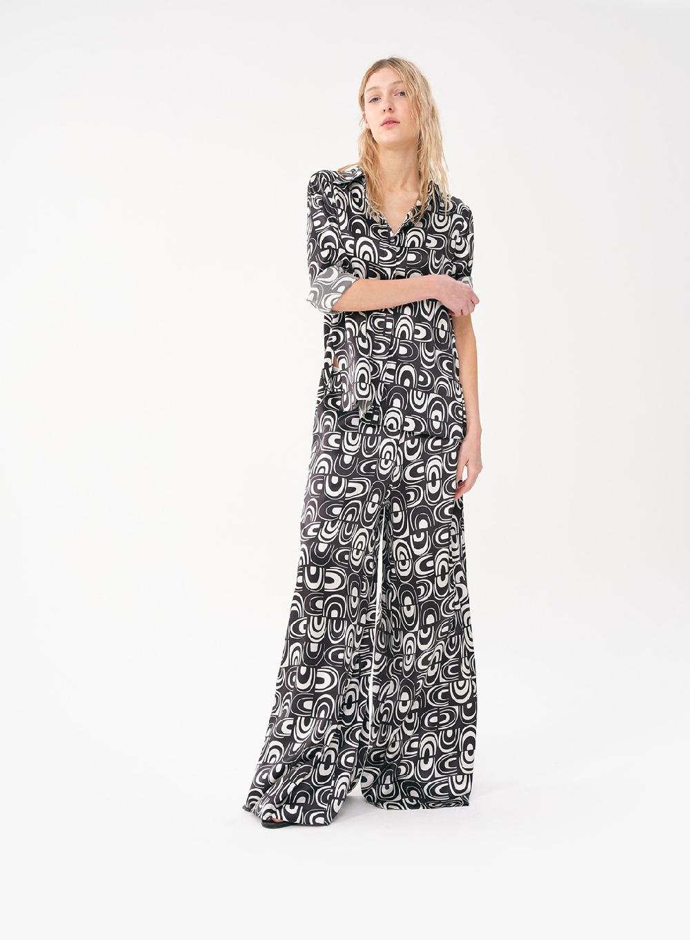 Etiqueta negra Camisa clásica seda estampa