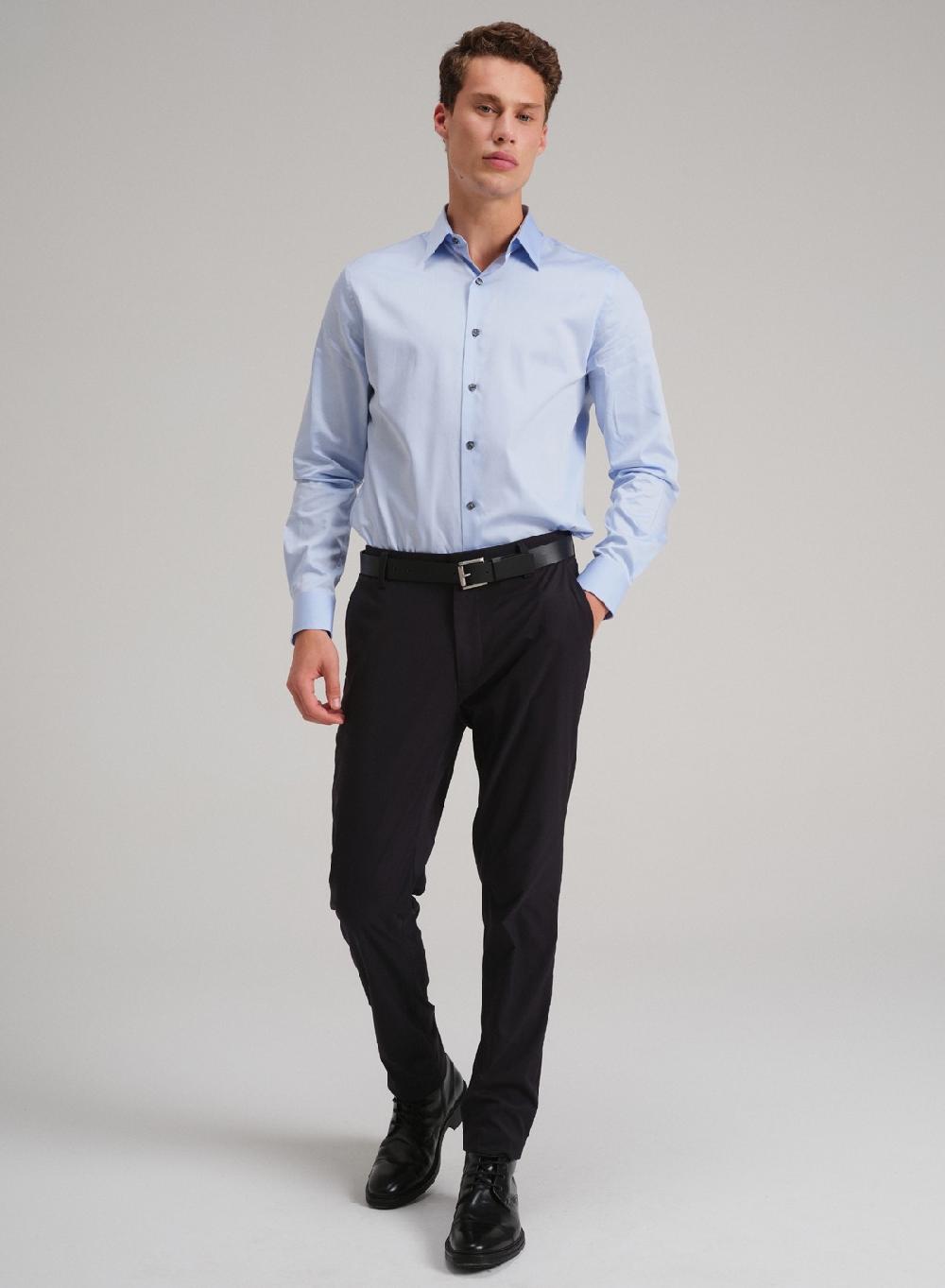 Etiqueta negra Camisa formal basica