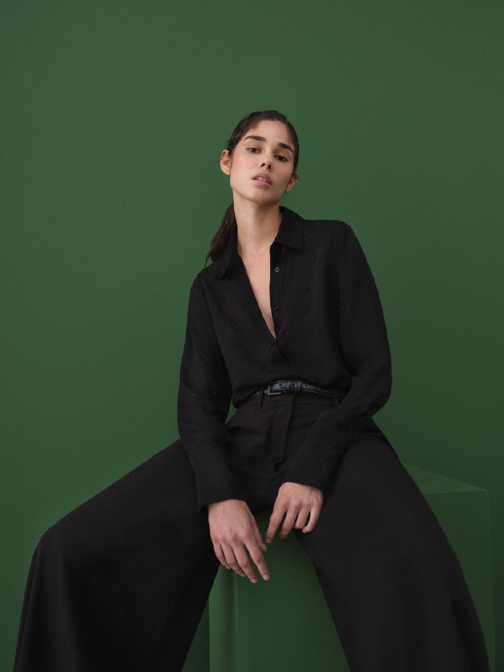 Etiqueta negra Camisa gasa brillos seda