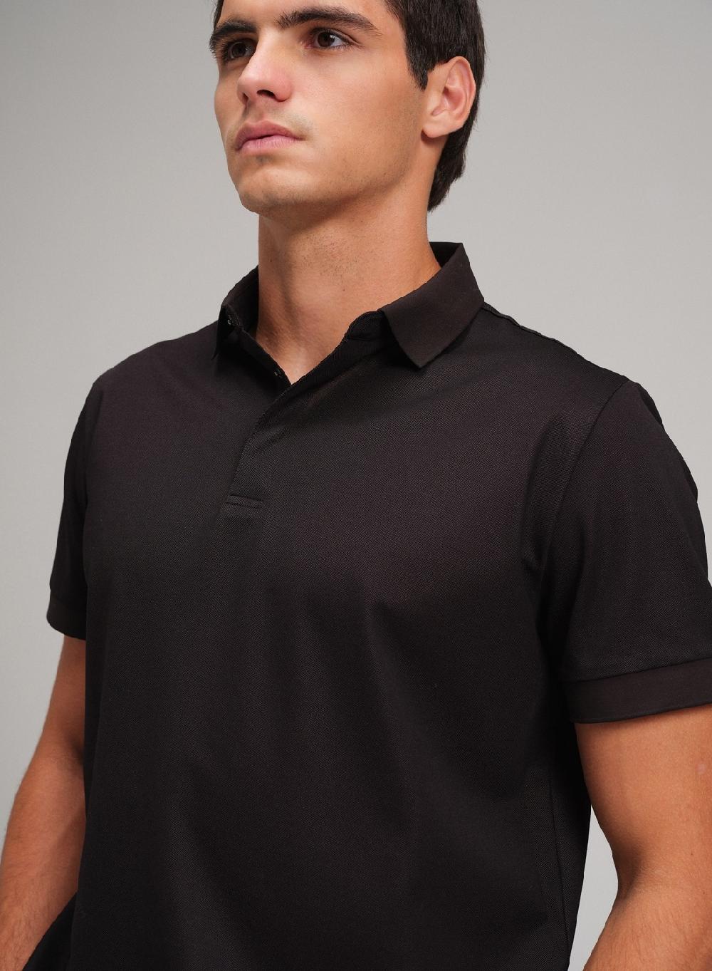 Etiqueta Negra Chomba Cartera Tapada Pique Tech