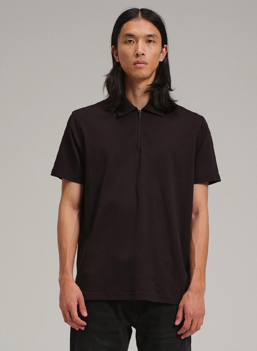 Etiqueta negra Chomba cierre liquid cotton