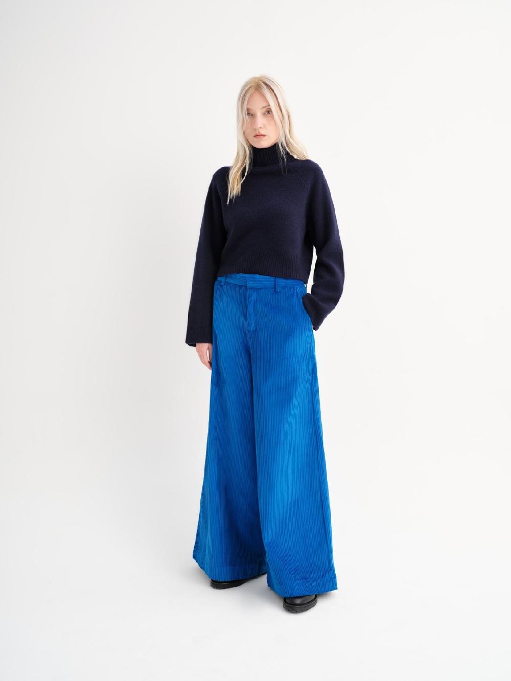 Etiqueta negra Pantalon ancho corderoy