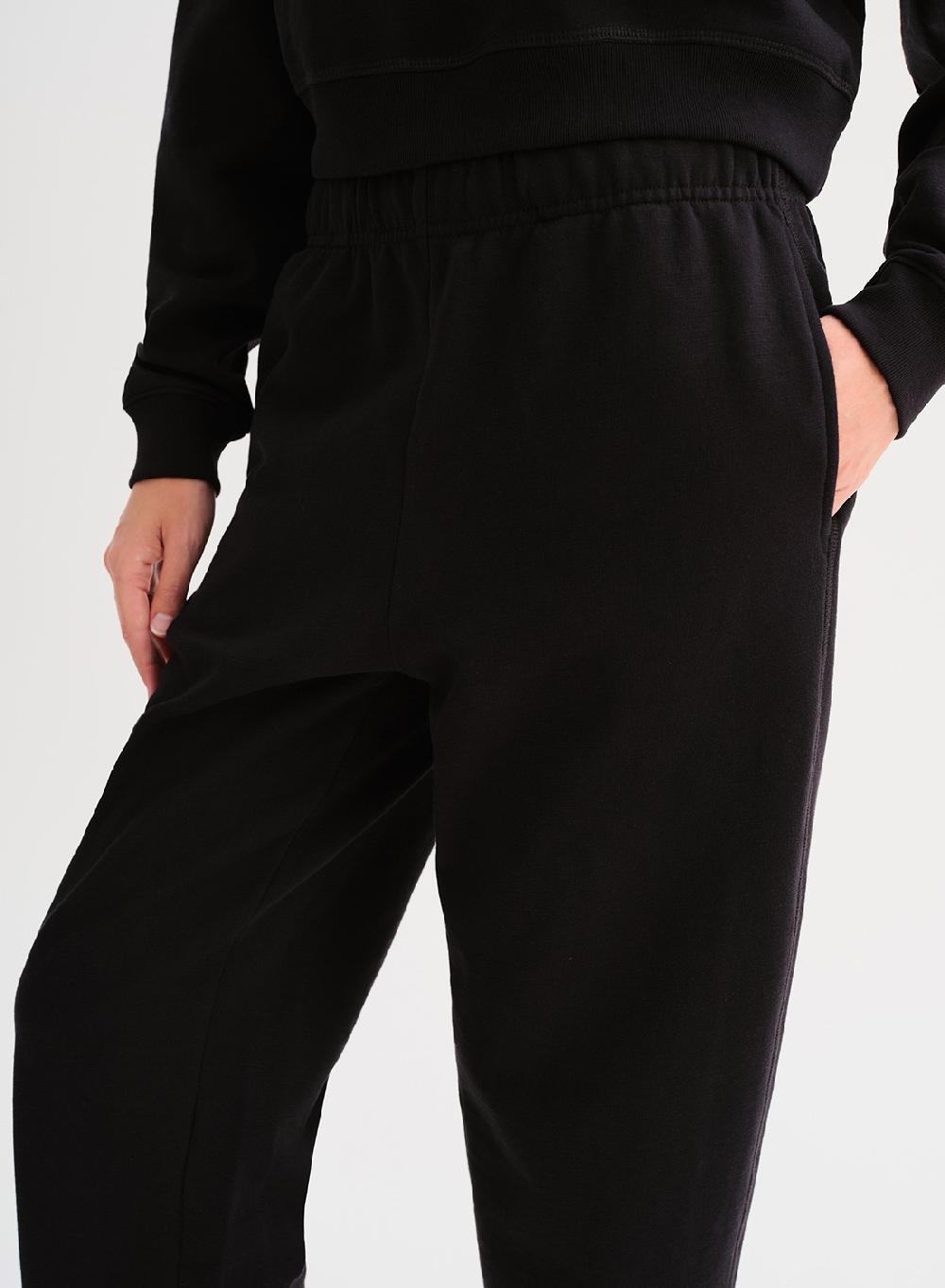 Etiqueta negra Pantalon french terry