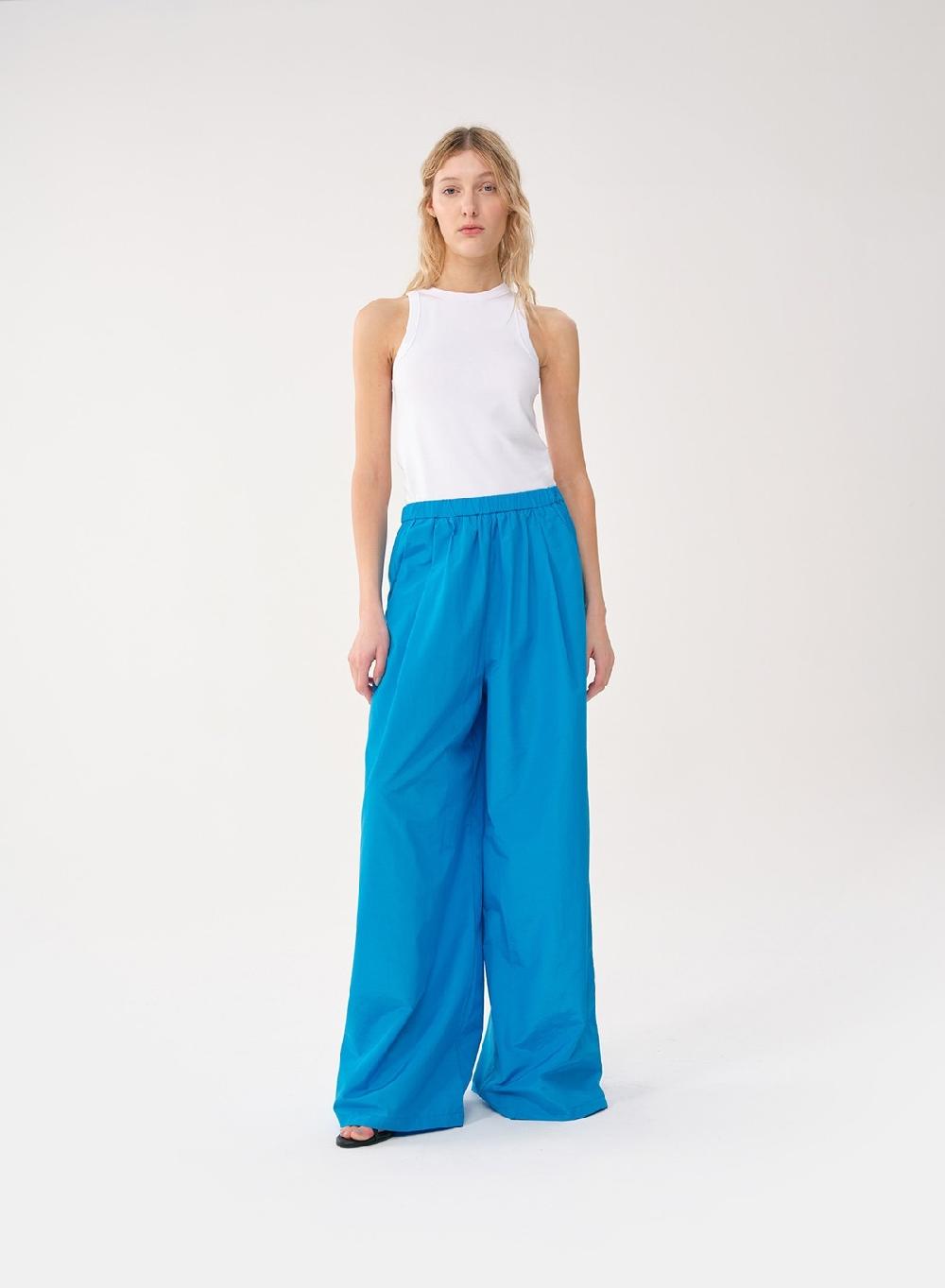 Etiqueta negra PANTALON SUELTO FORMAL