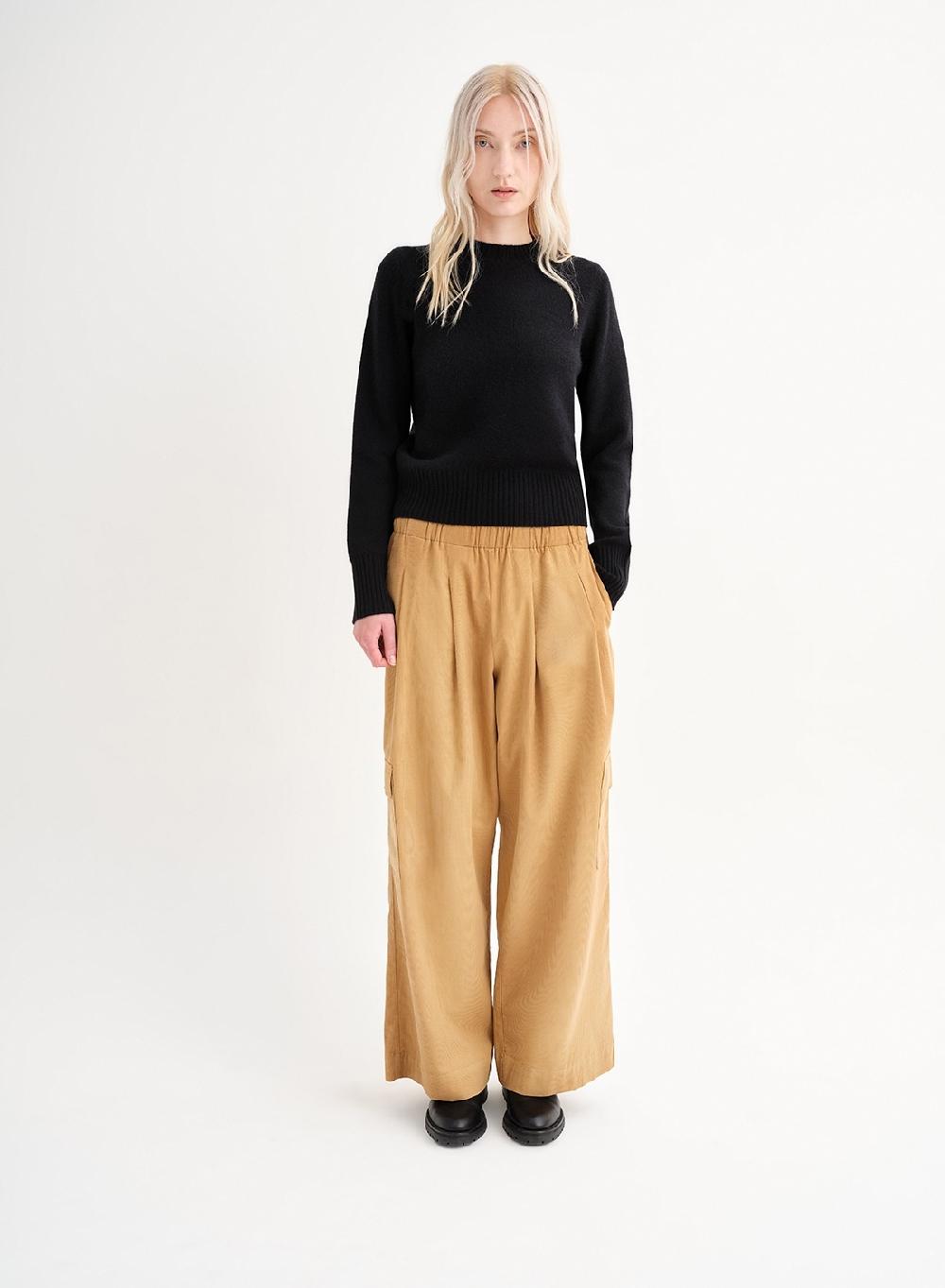 Etiqueta negra Pantalon tabla corderoy