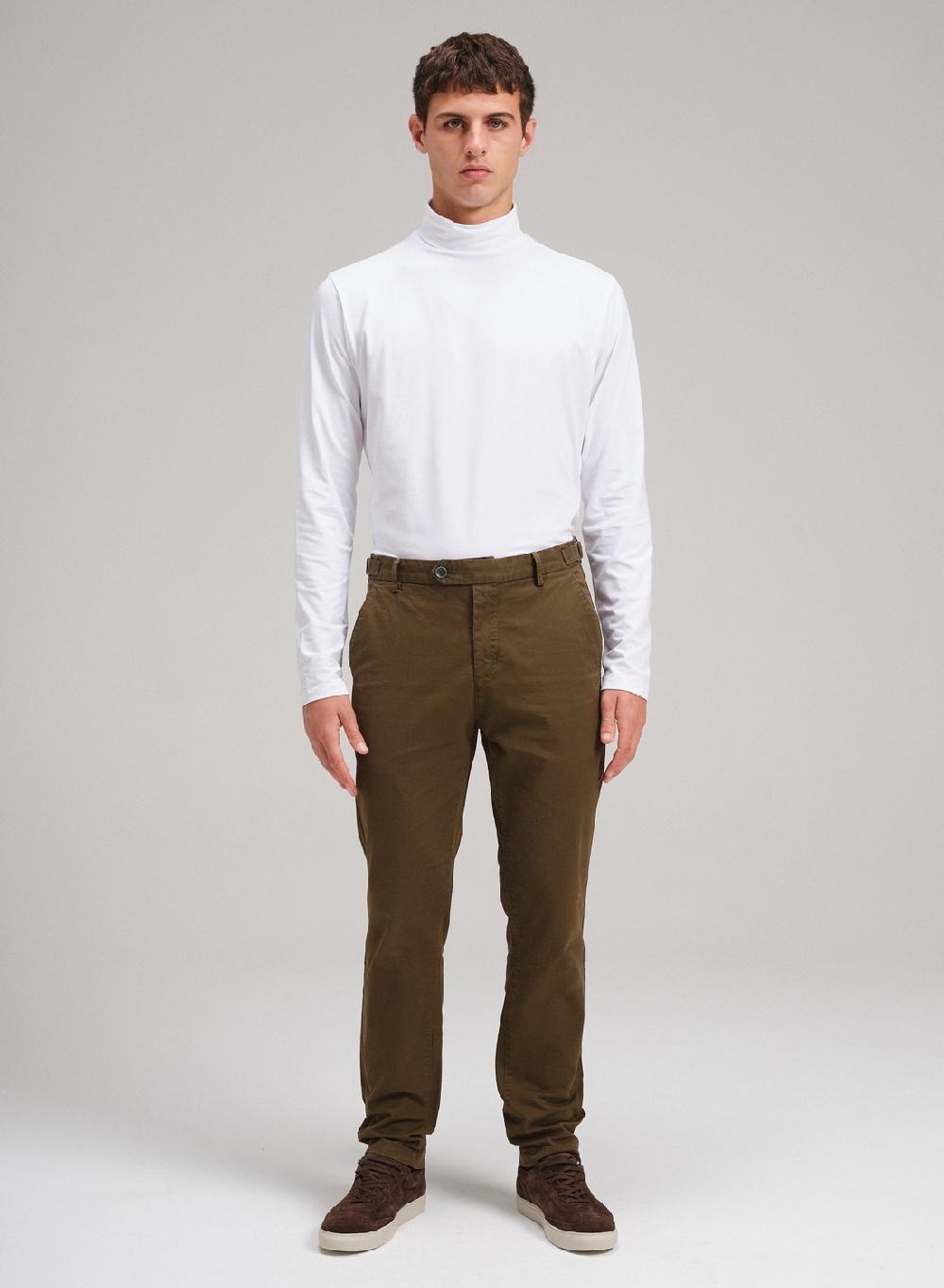 Etiqueta negra Pantalon trabas gabardina lavado