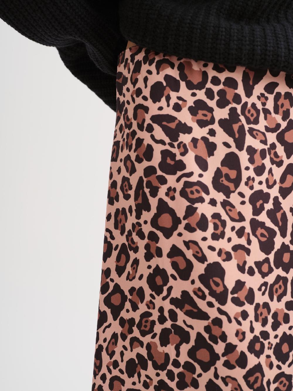 Etiqueta Negra Pollera Saten Estampada