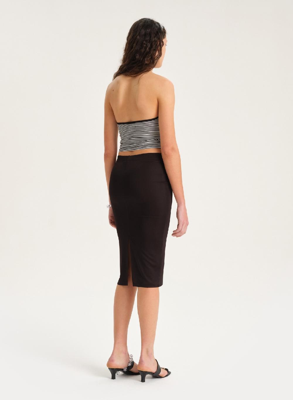 Etiqueta Negra Pollera Viscosa