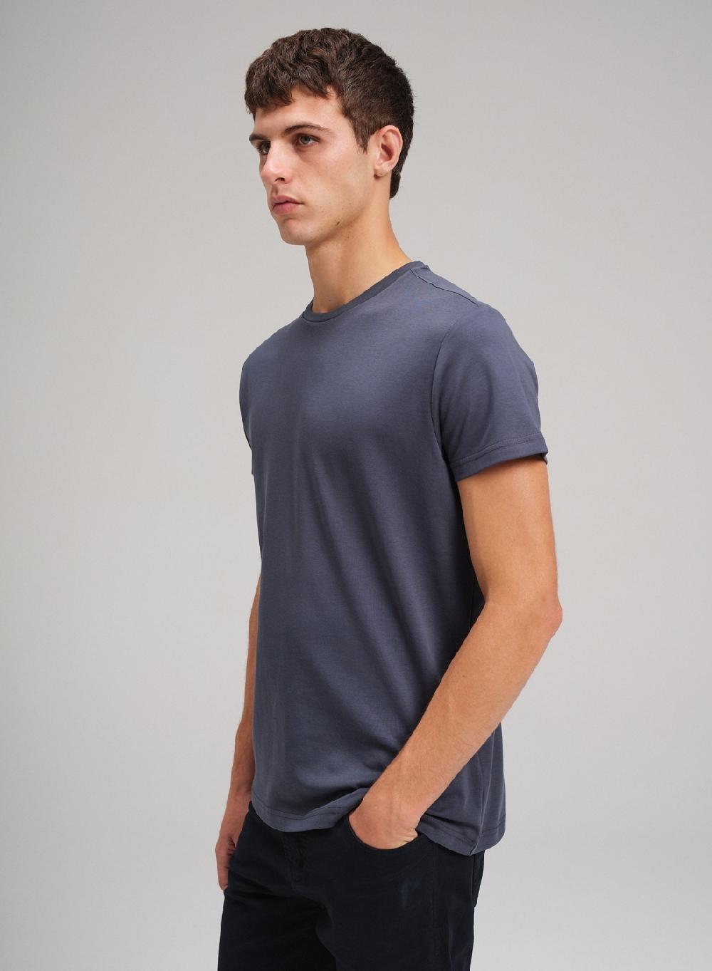 Etiqueta Negra Remera Cuello U Liquid Cotton