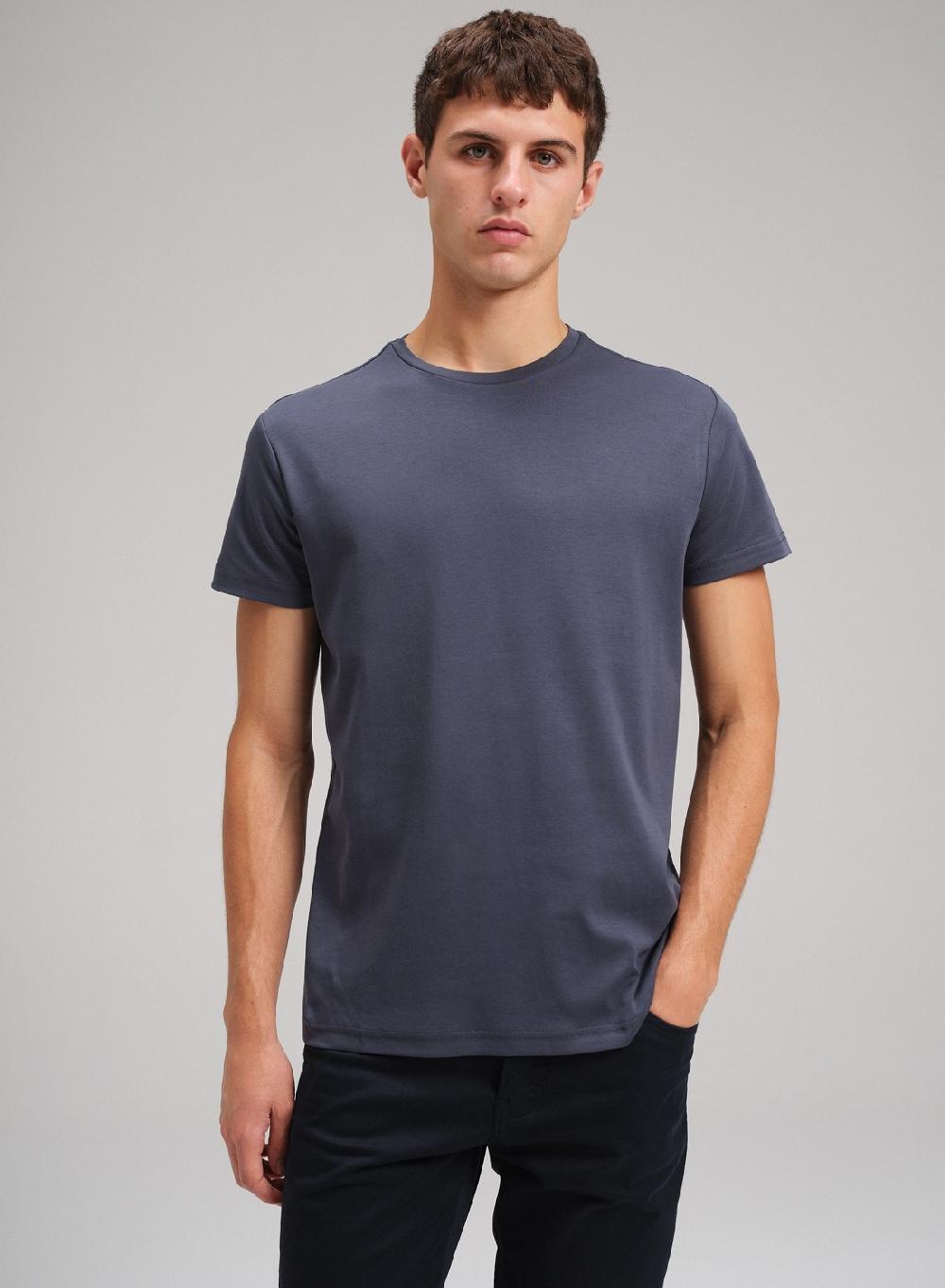 Etiqueta negra Remera cuello U liquid cotton